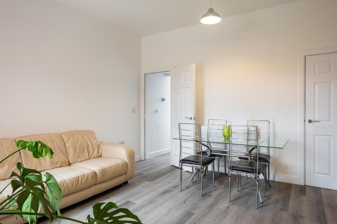 Whole House In Centre Of Town Ideal For Contractors And Professionals Villa Normanton  Buitenkant foto